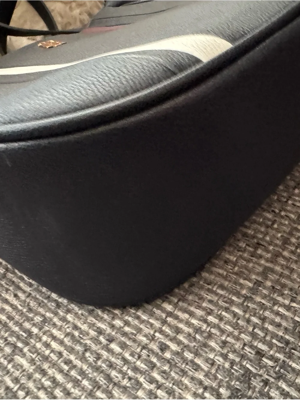NWT Tommy Hilfiger Black Hobo Shoulder Bag Signature Stripe XW04573– NWT
